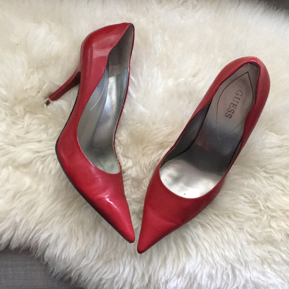 Guess women’s red heels
